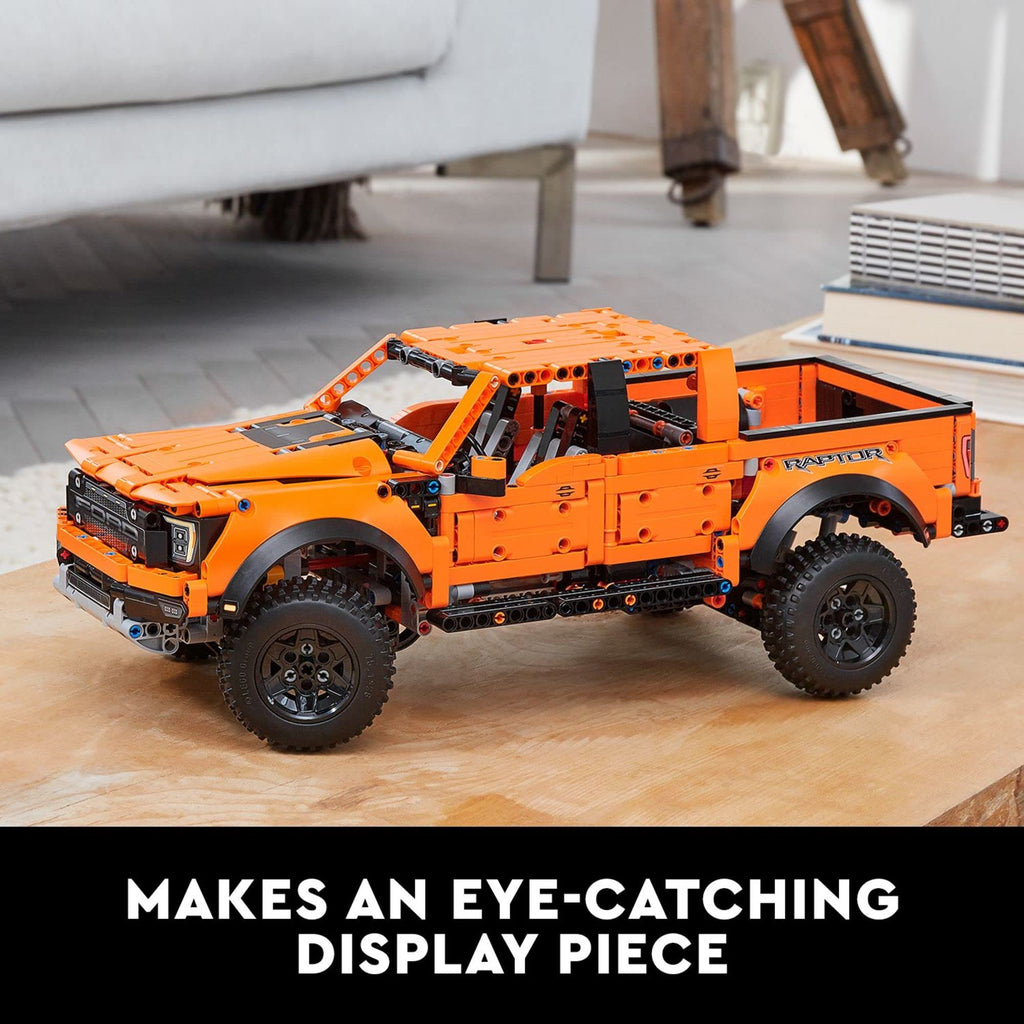Model Building Kit 1,379 Pieces F618907