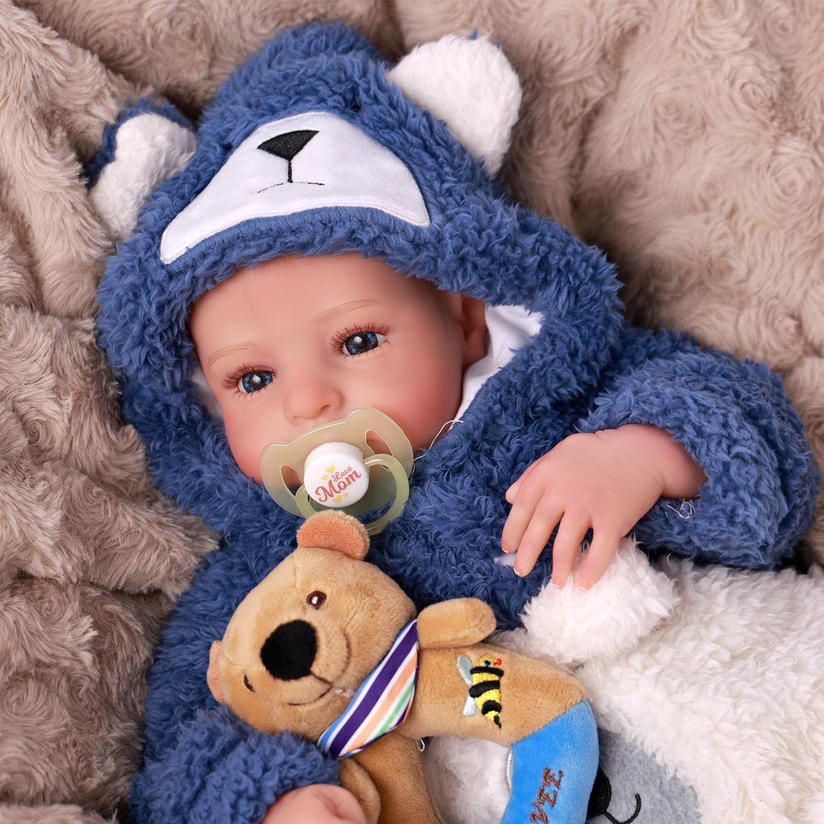 17 Inch Lifelike Reborn Baby Dolls Boy with Play Accessories O78815